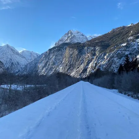 Stunning 3 Bed Cycle Apartment, Bourg D'oisans Appartement *