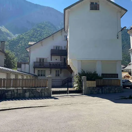 Stunning 3 Bed Cycle Apartment, Bourg D'oisans Appartement